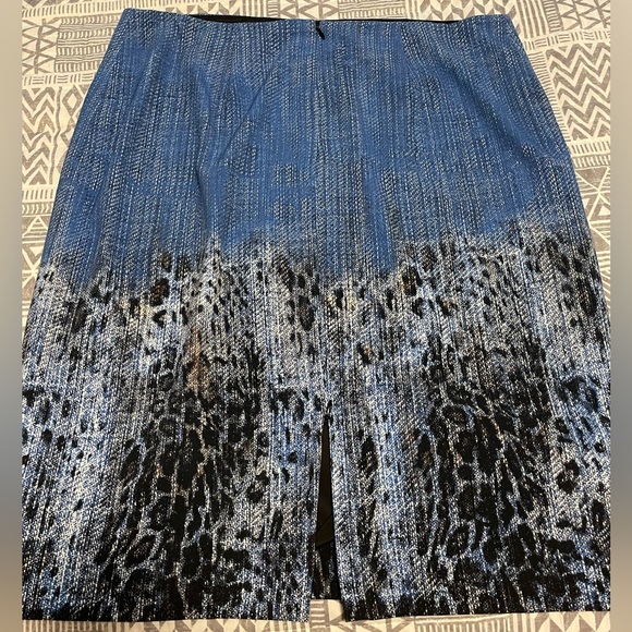 Per Se blue polyester skirt featuring cheetah print design - Picture 2 of 7